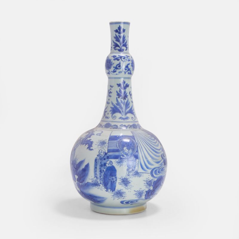 明崇祯 青花洗象图瓶 | A Chinese blue and white garlic neck vase Chongzhen (1628-1644), the globular body painted with figures bathing an elephant in a river - 图3