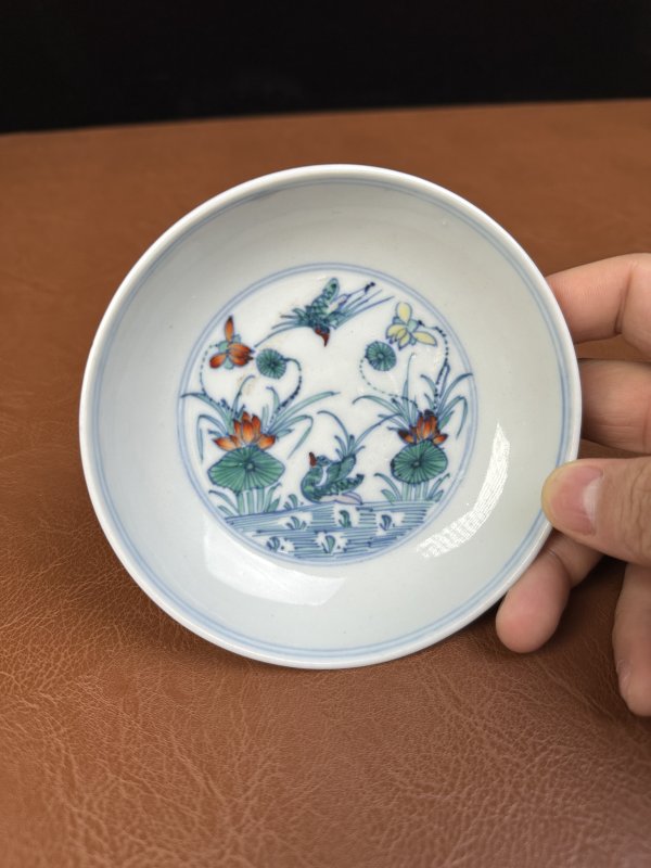 清雍正  斗彩满池娇图盘 - 图5