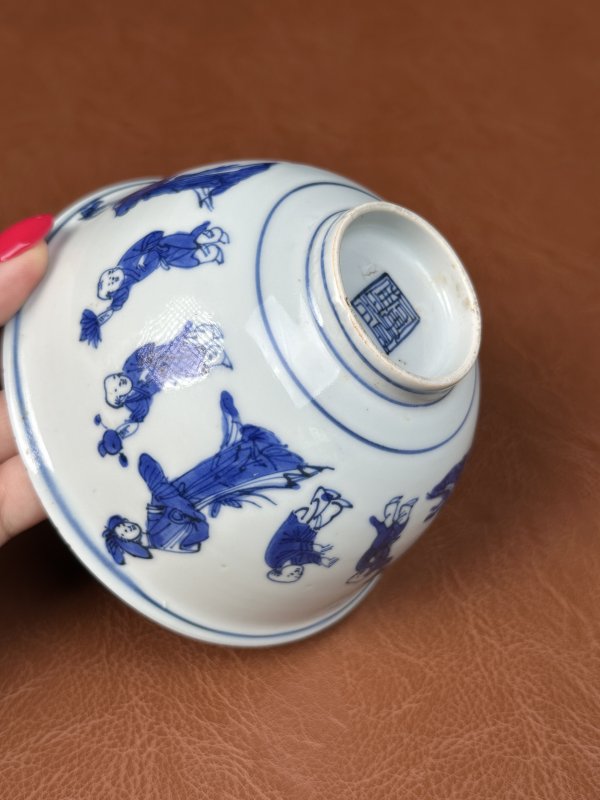 明万历 青花四妃十六子图碗一对 - 图16