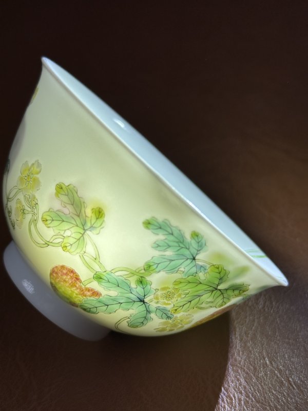 清嘉庆 粉彩过枝癞瓜纹茶园 - 图16