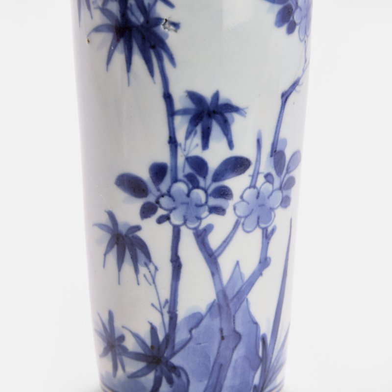 清顺治 青花人物故事图瓶 | A Chinese blue and white vase Shunzhi (1644-1661), of tapering form with a high shoulder - 图3