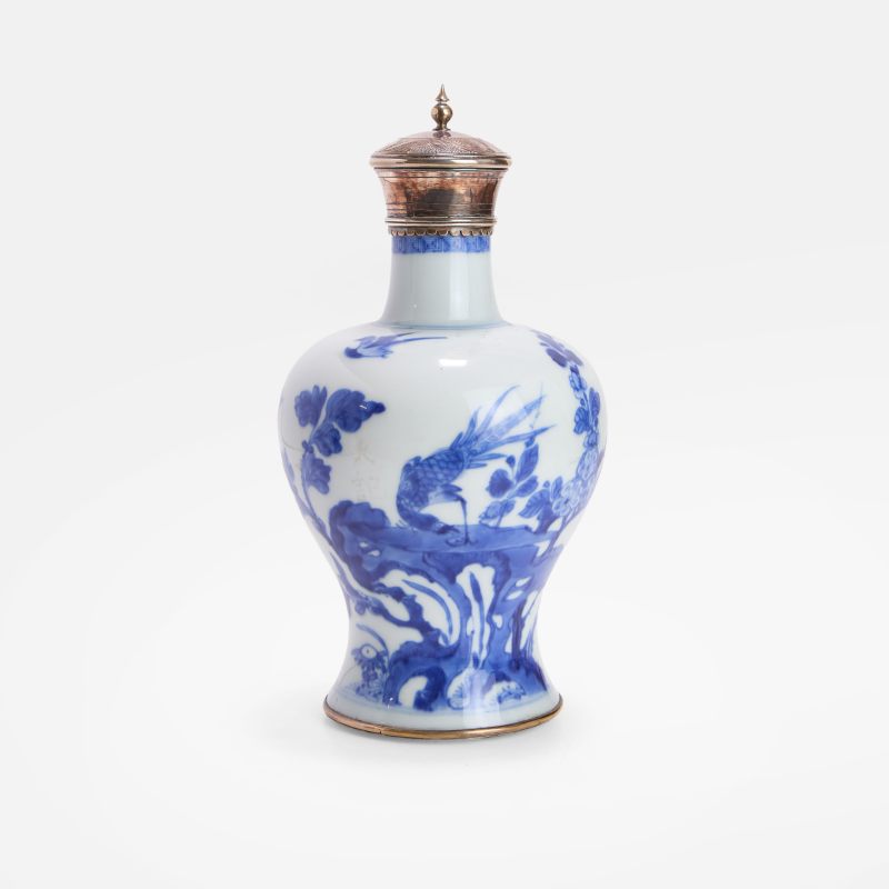 清康熙 青花花鸟纹瓶 | A Chinese blue and white vase Kangxi (1662-1722), of baluster form