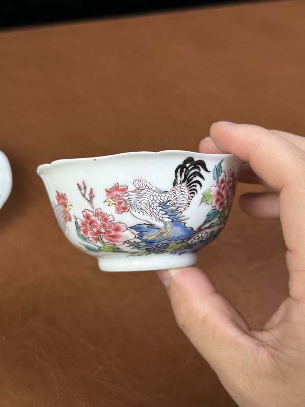 清雍正 粉彩官上加官杯碟套 - 图6