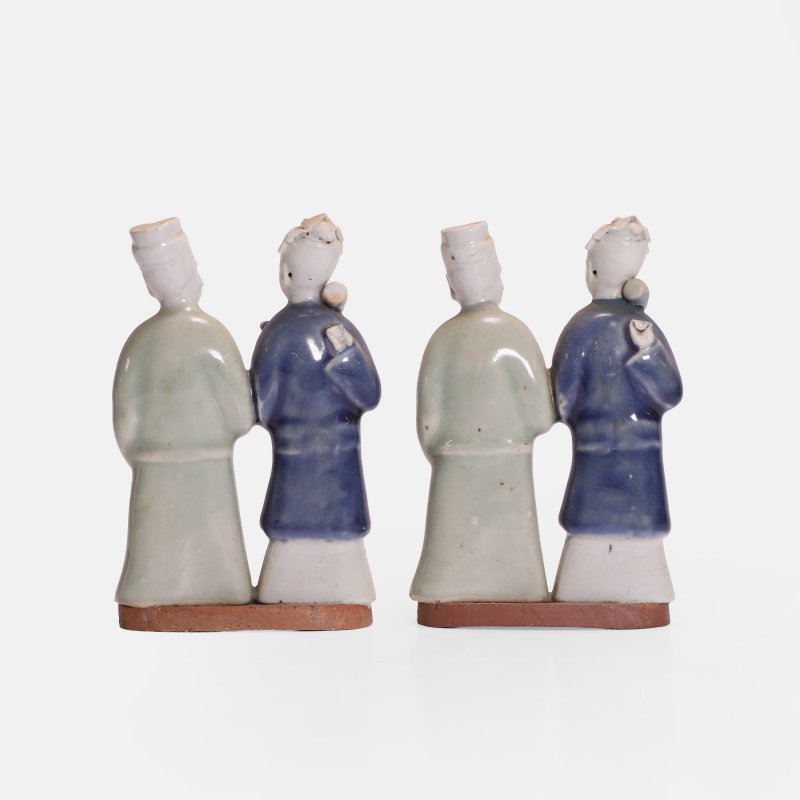 清乾隆 外销人物立像 一组两件 | Two Chinese export biscuit groups Qianlong (1736-1795), each modelled as a couple - 图3