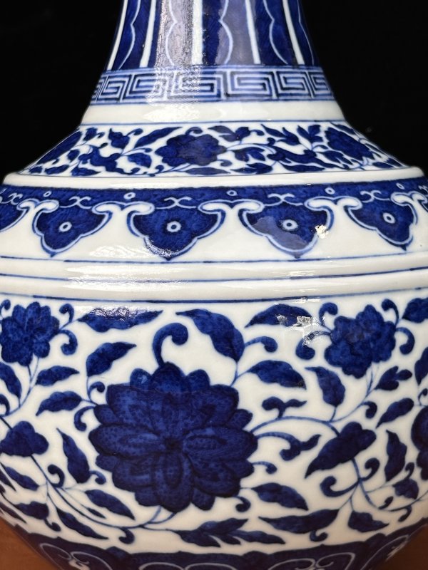 清光绪 青花缠枝莲纹赏瓶一对 - 图12