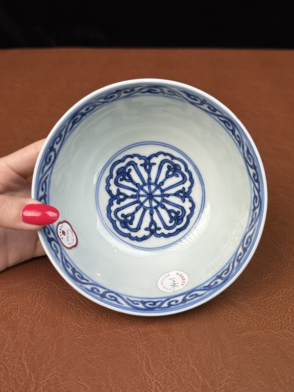 明万历 青花折枝花卉纹墩式碗 - 图8