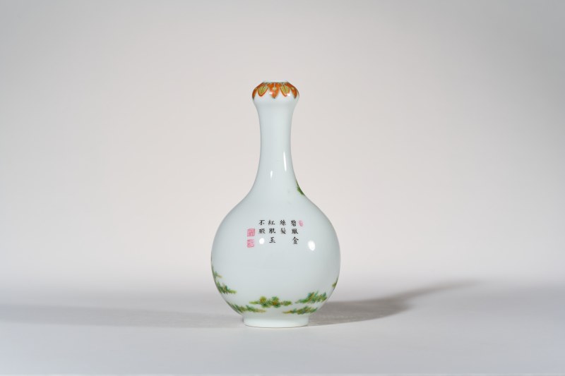 民国 珐琅彩西洋人物诗文蒜头瓶 - 图5