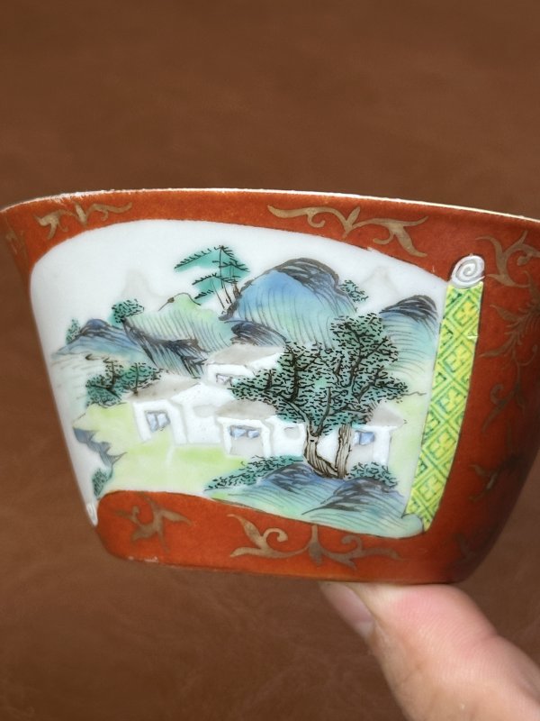 清乾隆 珊瑚红描金开窗马蹄杯 - 图9