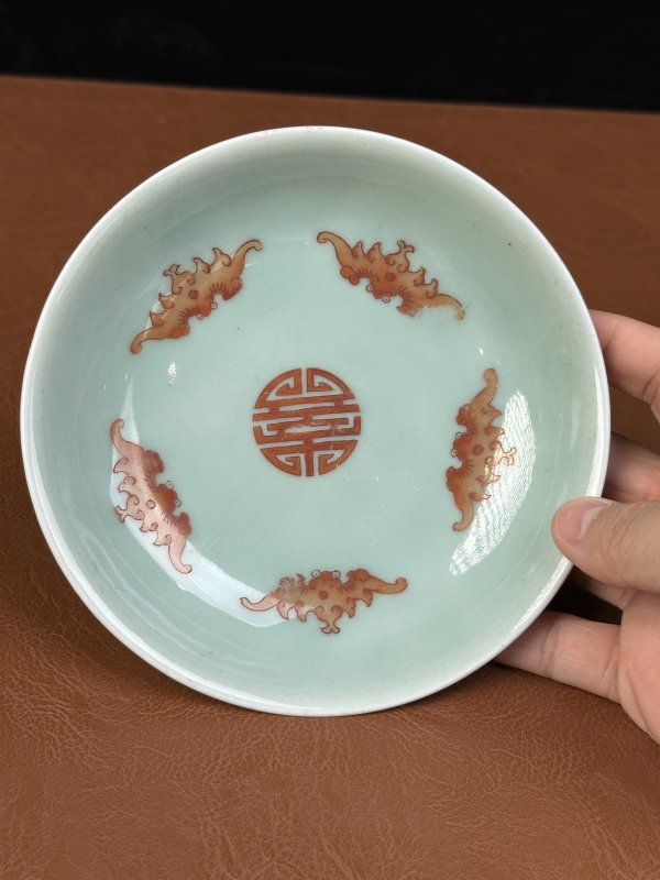 清乾隆 豆青釉粉彩吉祥如意纹盘 - 图4