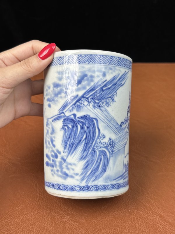 清康熙 青花“西厢记佛殿奇逢”图笔筒 - 图8