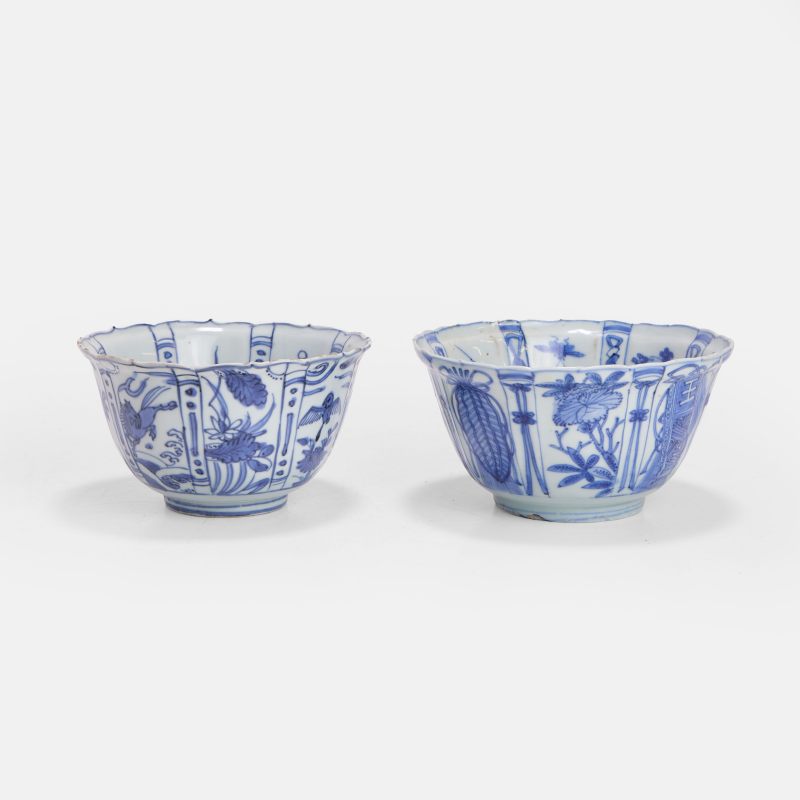 明万历 青花克拉克式花鸟图花口碗 一组两件 | Two Chinese Kraak blue and white 'crowcup' bowls Wanli (1573-1620), each of lobed form - 图2