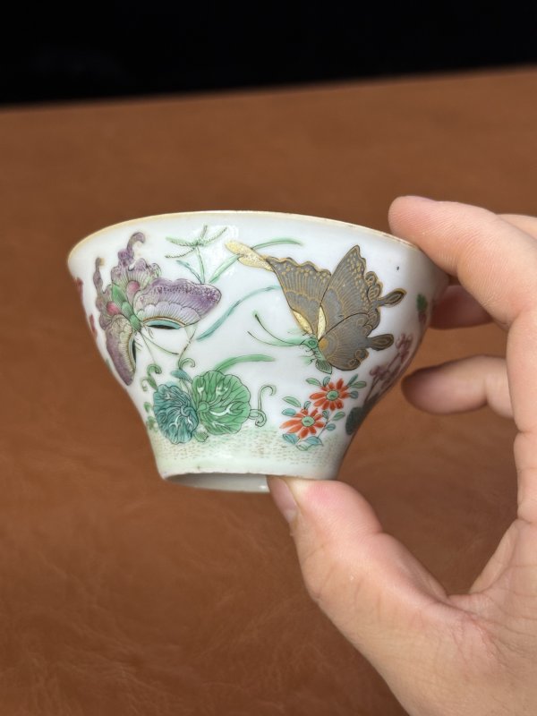 清嘉庆 粉彩蝶恋花卉纹茶杯 - 图6