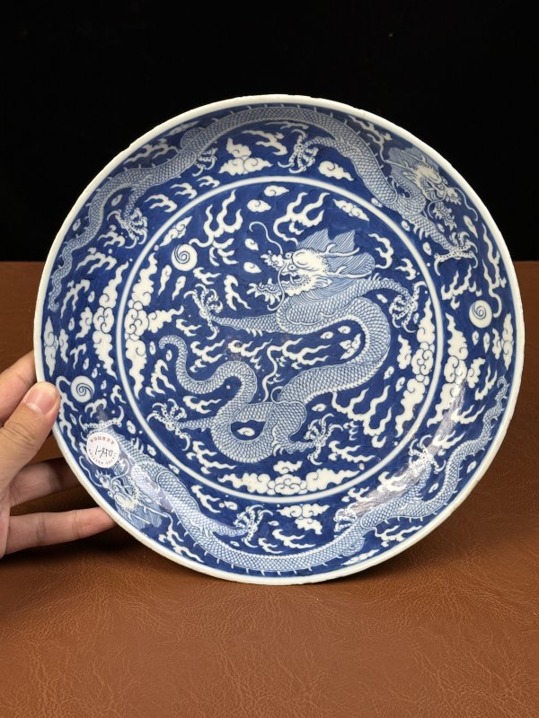 清乾隆 青花留白云龙纹大盘 - 图3