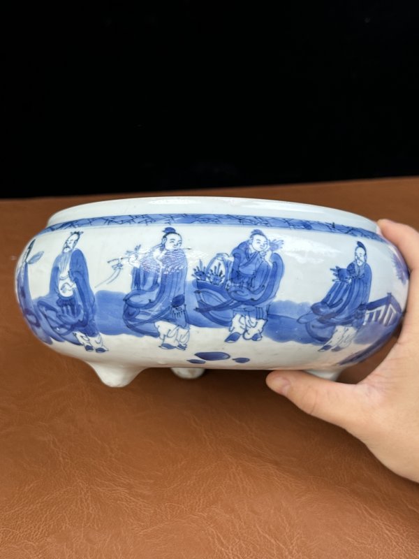 清康熙 青花人物八仙钵式香炉 - 图3