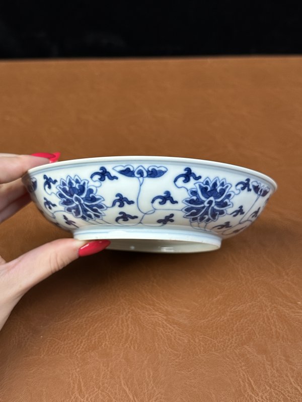 清同治 青花缠枝莲纹盘 - 图9