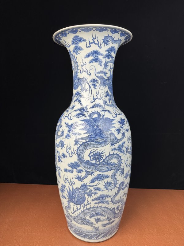 清道光 青花九龙闹海纹大瓶 - 图8
