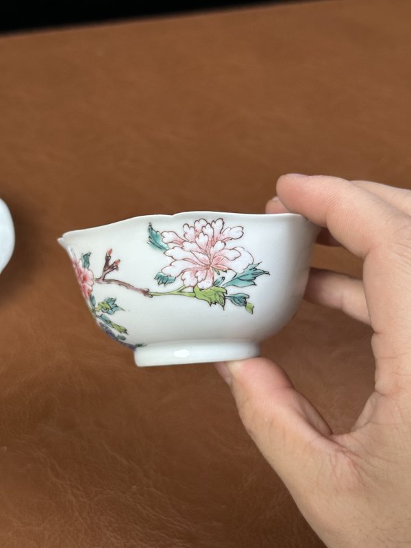 清雍正 粉彩官上加官杯碟套 - 图9