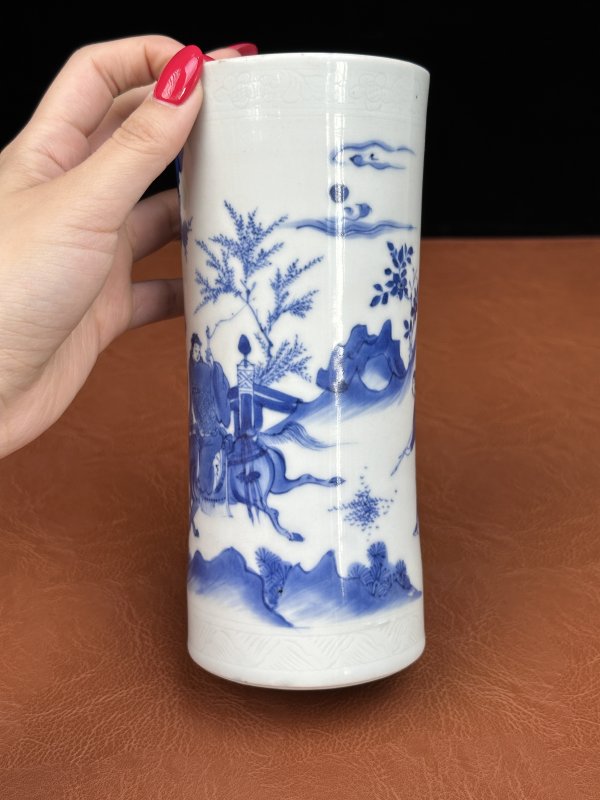 明崇祯 青花状元荣归图笔筒 - 图7