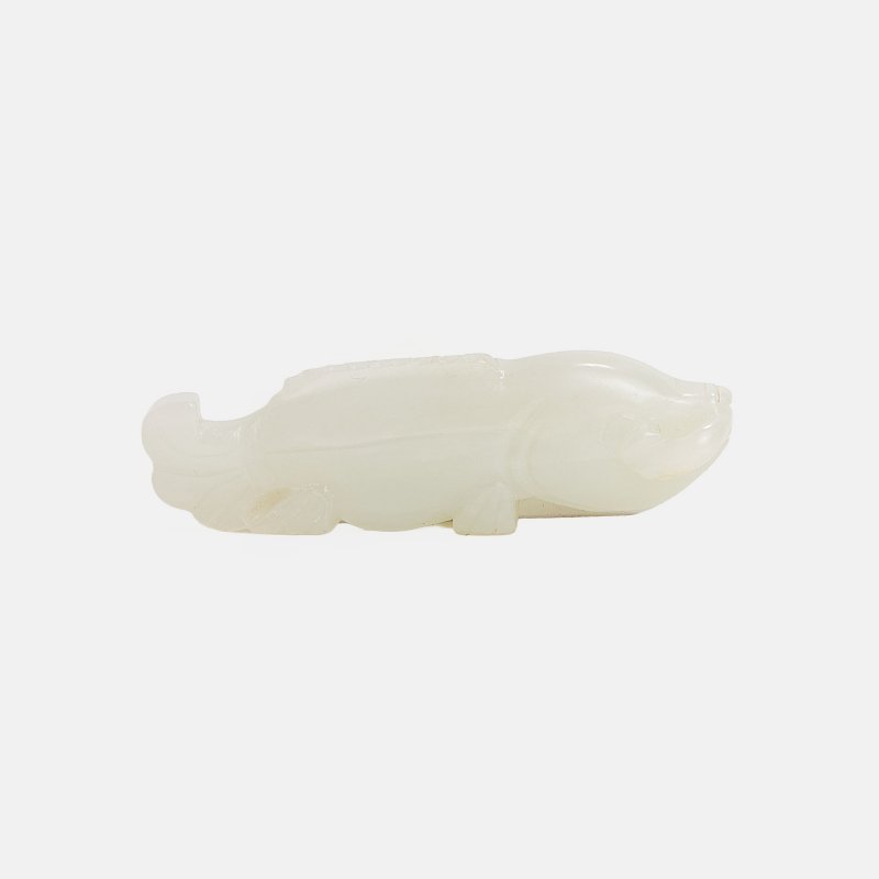 清 白玉鱼形珮 | A Chinese jade pendant Qing dynasty (1644-1911), in the shape of a fish - 图2