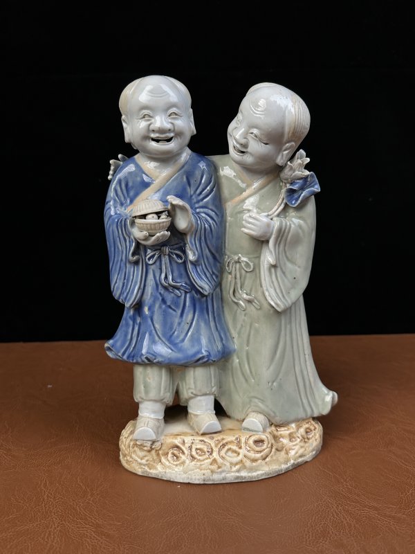 清早期 青花青釉和合二仙瓷塑 - 图2
