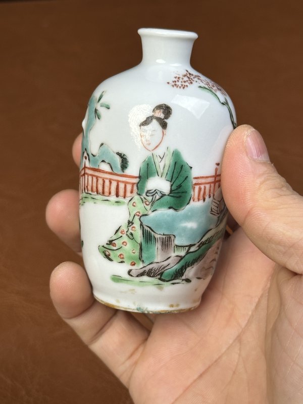 清  五彩人物鼻烟壶 - 图3