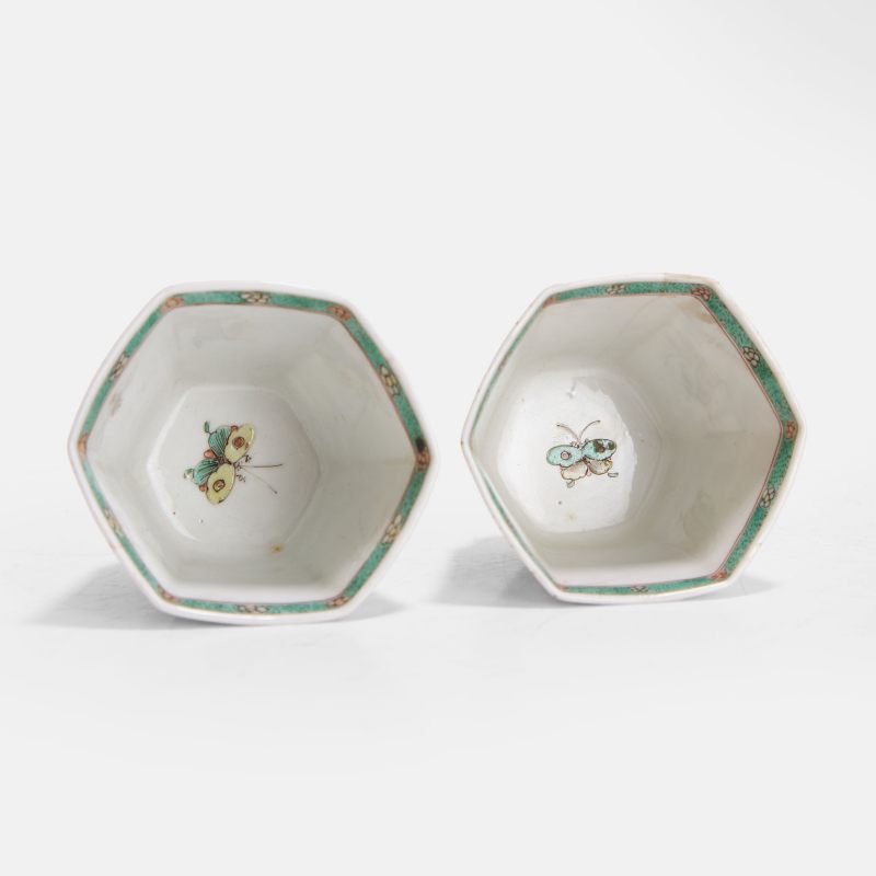 清康熙 五彩花鸟图六方杯 一对 | A pair of Chinese famille verte cups Kangxi (1662-1722), each of hexagonal form