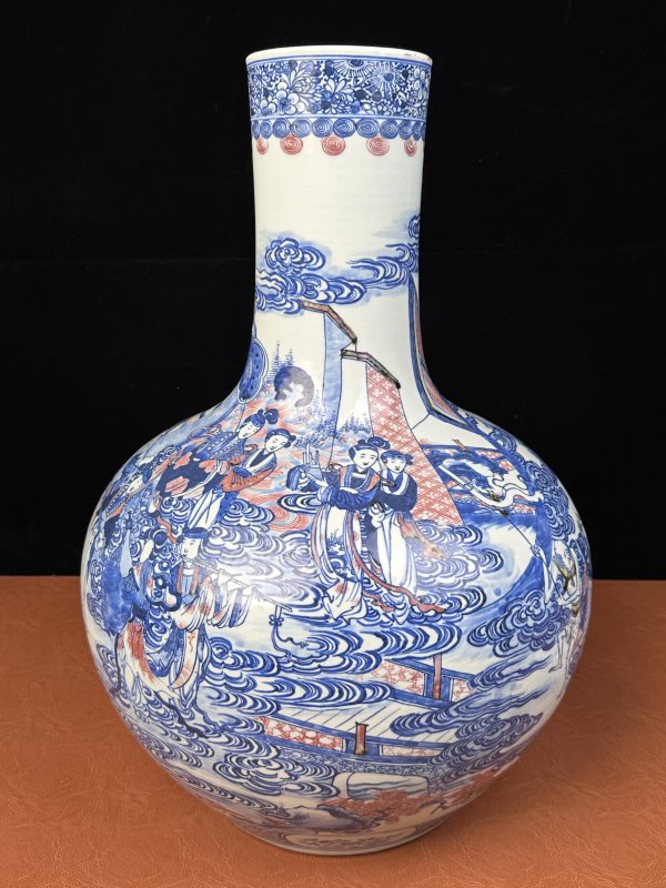 清晚期 青花釉里红神仙人物故事图天球瓶 - 图7