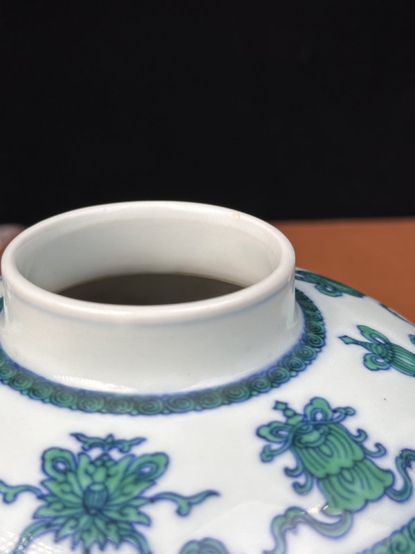 清乾隆  御制斗彩龙纹盖罐一对 - 图37