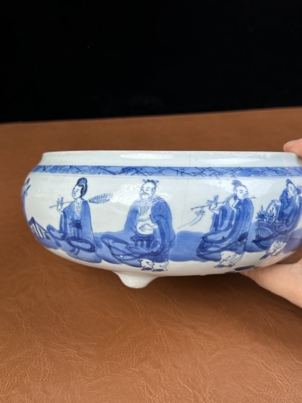 清康熙 青花人物八仙钵式香炉 - 图6