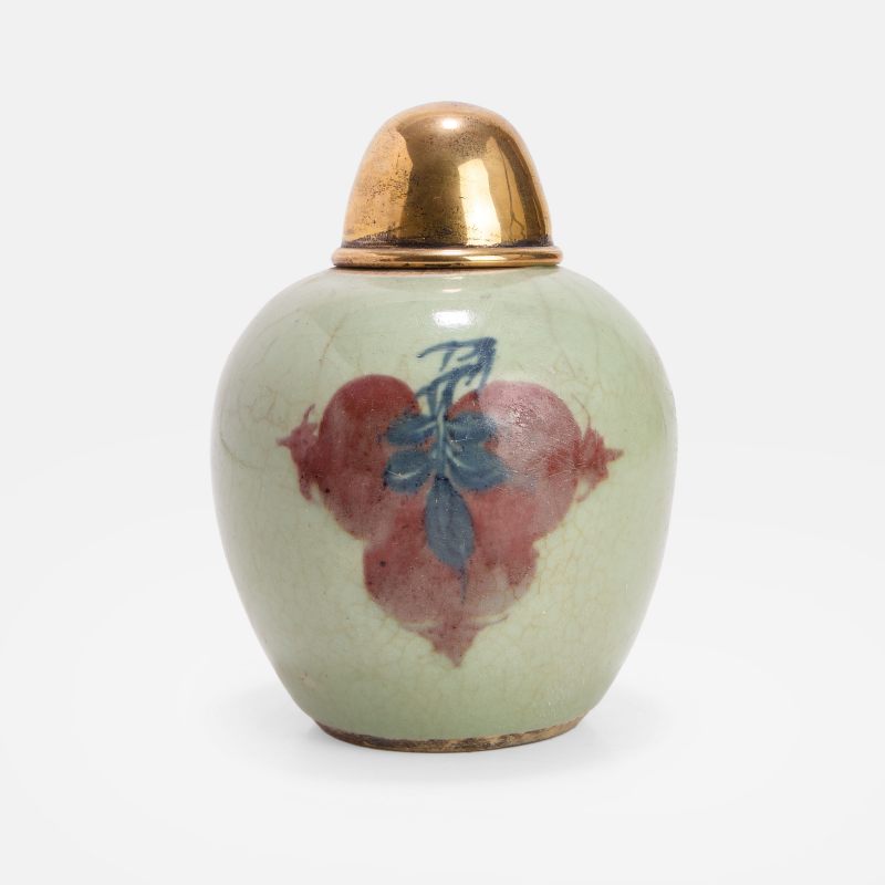 清康熙 豆青地青花釉里红三多纹罐 | A Chinese underglaze-blue and copper-red decorated celadon jar Kangxi (1662-1722), of ovoid form