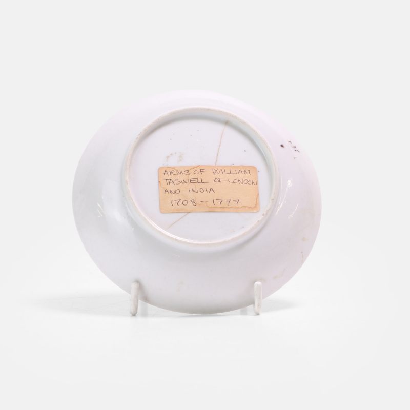 清十八世纪 外销粉彩徽章纹碟 | A Chinese export armorial famille rose saucer 18th century, of circular form