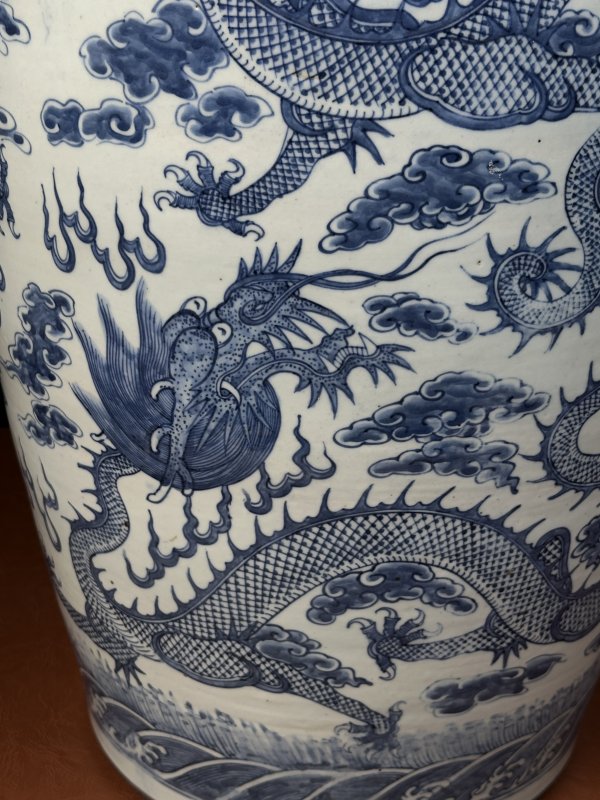 清道光 青花九龙闹海纹大瓶 - 图11