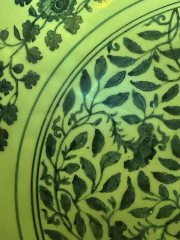 明嘉靖  青花折枝花卉大盘 - 图17