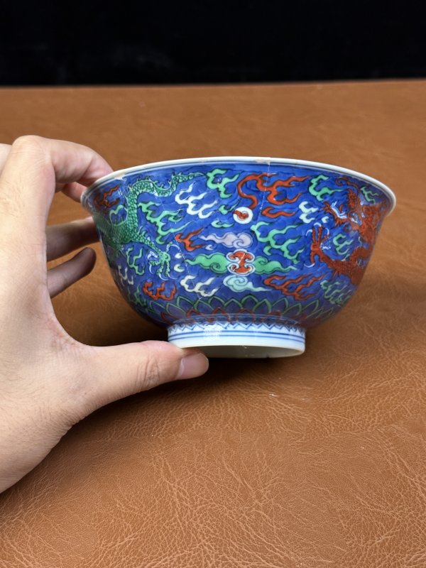 清康熙  清康熙 青花地五彩双龙赶珠纹碗 - 图5