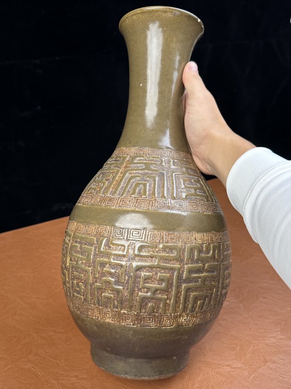 清中期 茶叶末釉露胎夔龙纹胆瓶 - 图7