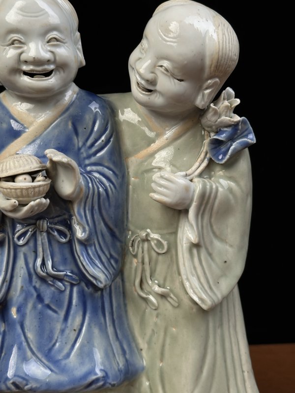 清早期 青花青釉和合二仙瓷塑 - 图4