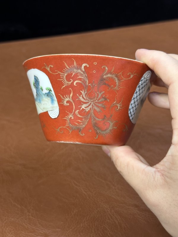 清乾隆 珊瑚红描金开窗马蹄杯 - 图5