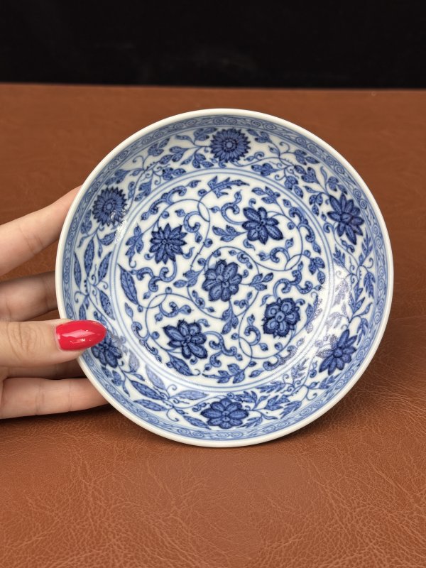 清道光 青花缠枝莲盘 - 图4