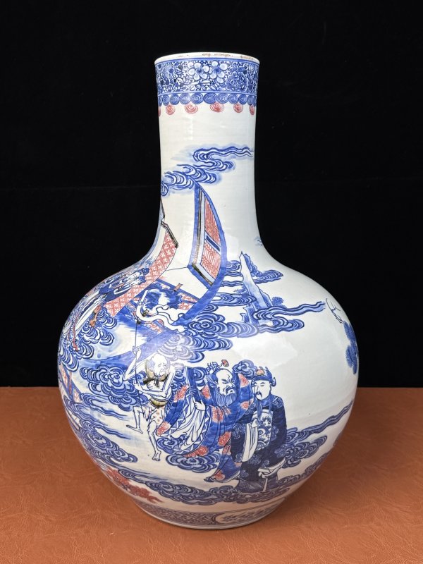 清晚期 青花釉里红神仙人物故事图天球瓶 - 图9