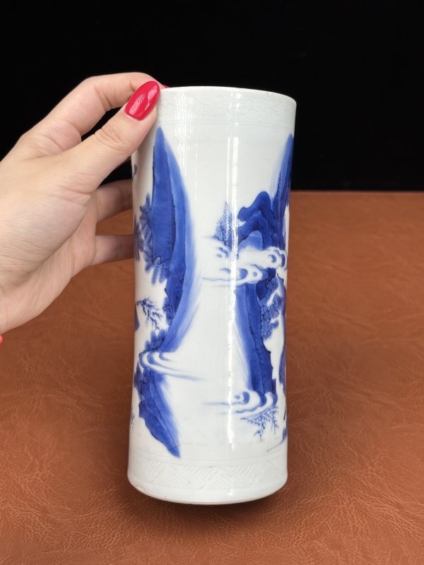 明崇祯 青花状元荣归图笔筒 - 图10
