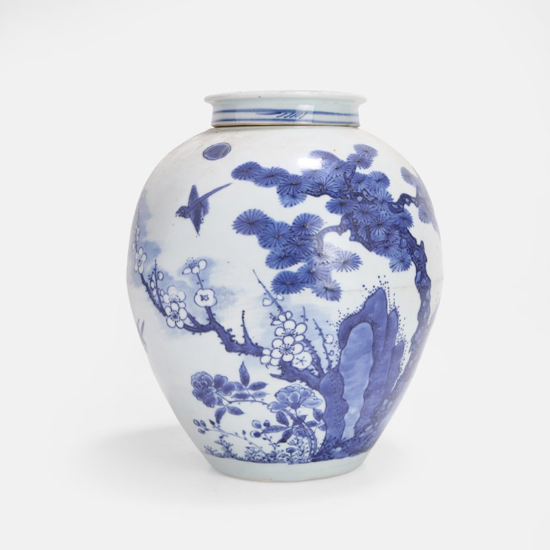 清顺治 青花岁寒三友图盖罐 | A Chinese blue and white vase and cover Shunzhi (1644-1661), of ovoid form