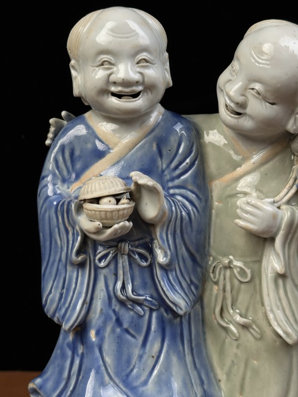 清早期 青花青釉和合二仙瓷塑 - 图5