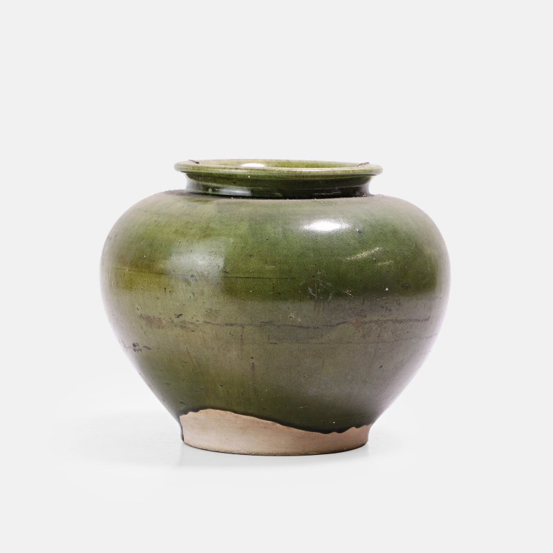 唐 绿釉罐 | A Chinese earthenware jar Tang dynasty (618-907), of ovoid form with a flared rim