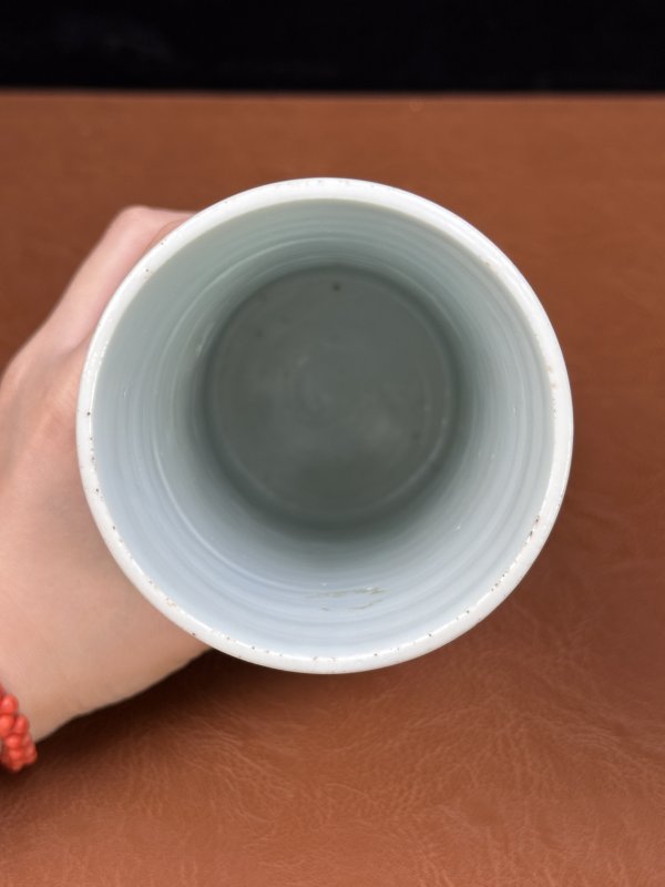 明崇祯 青花状元荣归图笔筒 - 图11
