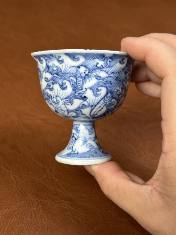 明万历 青花留白海水瑞兽杯 - 图9