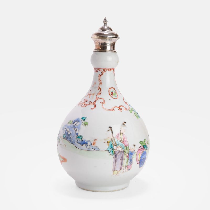 清十八世纪 粉彩婴戏图瓶 | A Chinese famille rose vase 18th century, the pear-shaped body rising from a circular foot to a bulbous section to the neck - 图2