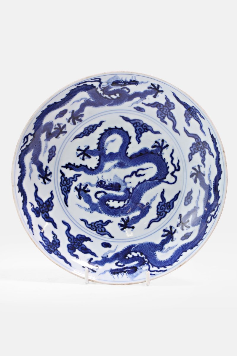 清十八世纪早期 青花云龙纹碟 | A Chinese blue and white dish early 18th century, in the Xuande style - 图3