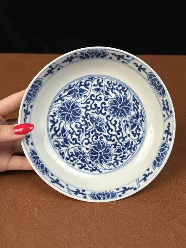 清同治 青花缠枝莲纹盘 - 图3