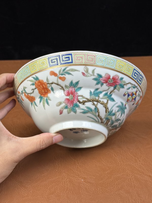 清光绪 粉彩艾叶灵符花卉折腰碗 - 图3