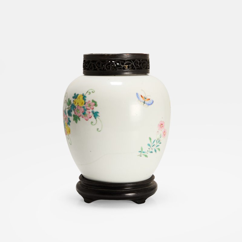 清雍正 粉彩花果纹罐 | A Chinese famille rose jar Yongzheng (1723-1735), of ovoid form - 图4